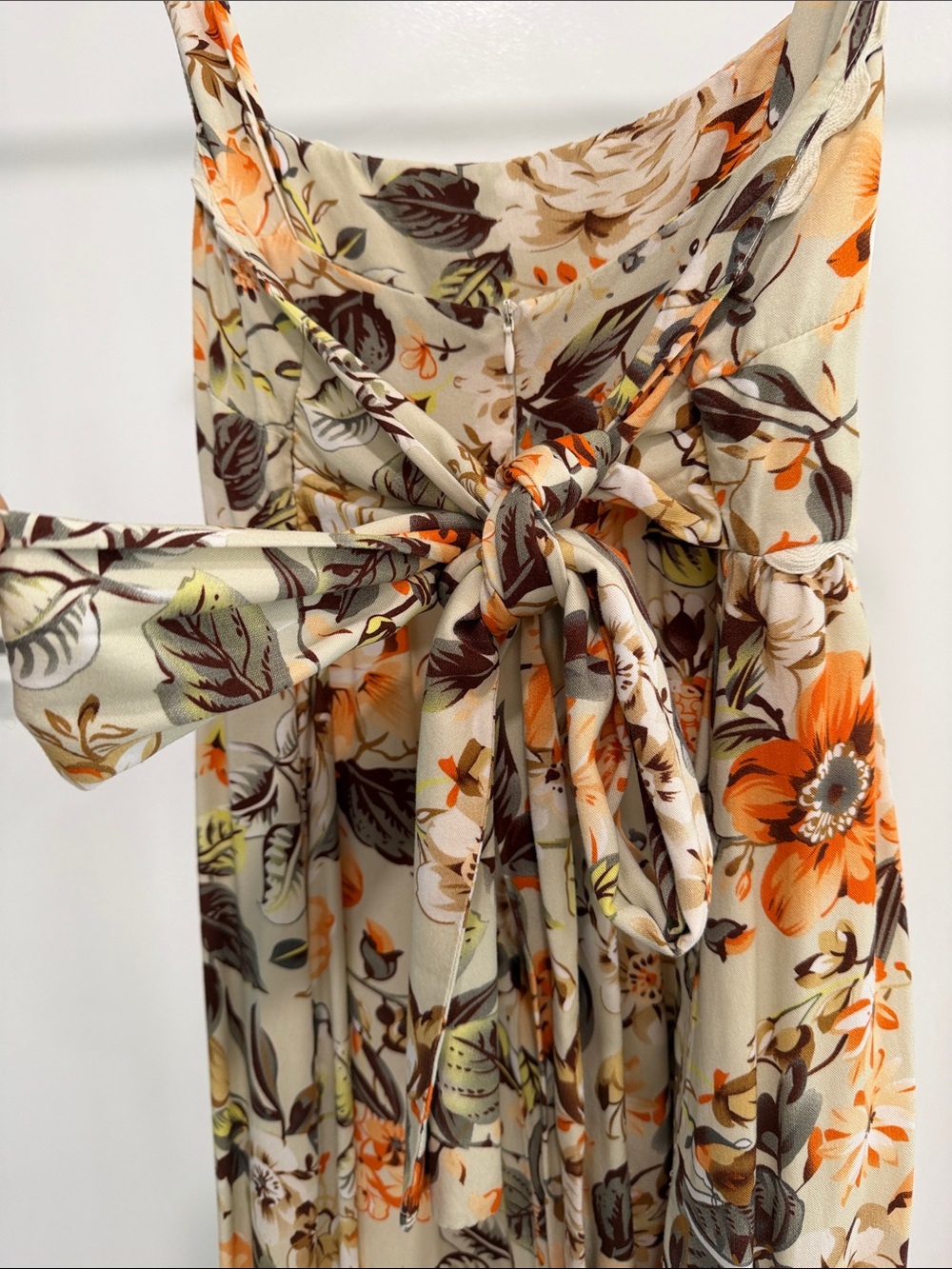Floral Sleeveless Maxi Dress With A Bow In The Back. - Picture 3 of 10
